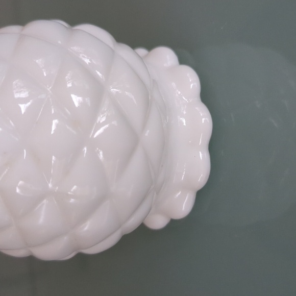 Vintage Anchor Hocking White Pineapple Diamond Pattern Milk Glass Bud Vase 9" - Picture 5 of 10